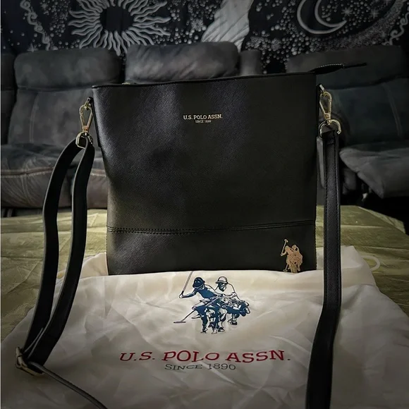 Vintage U.S. Polo Assn.Tan Interior crossbody purse - Picture 6 of 16